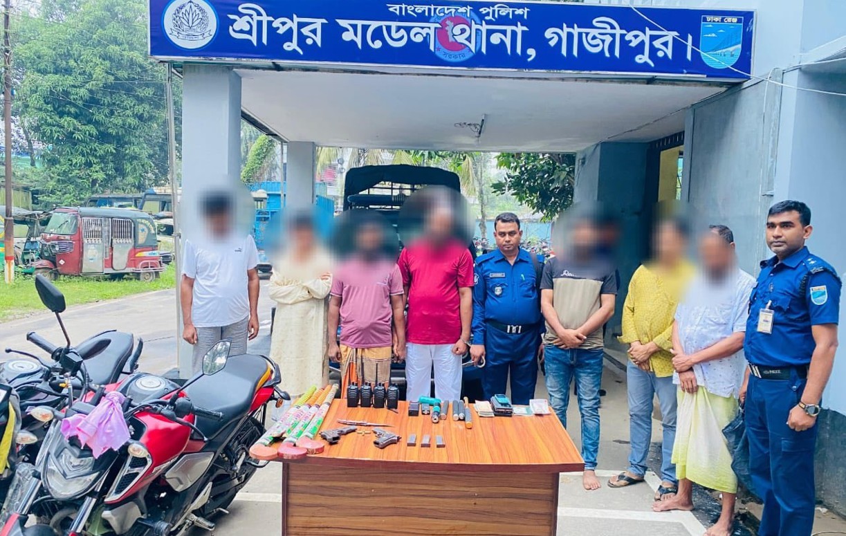 গাজীপুরের শ্রীপুরে অস্ত্র সহ শীর্ষ সন্ত্রাসী গ্রেফতার